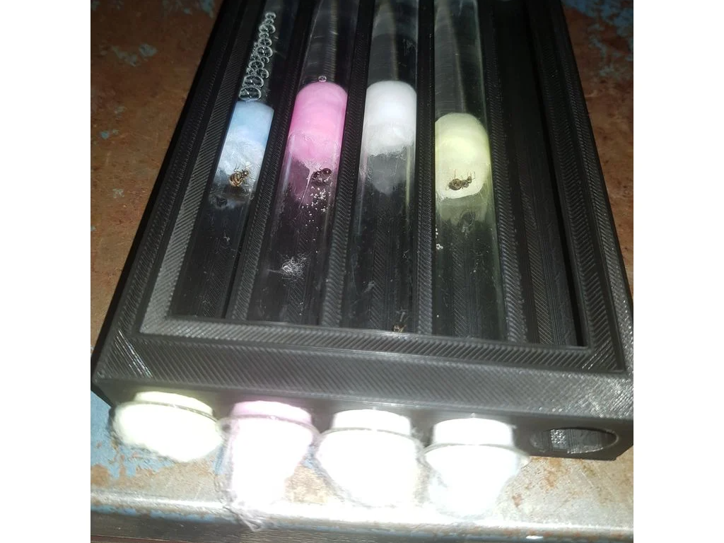 Ant test tube holder with lid 16mm and 20mm tubes