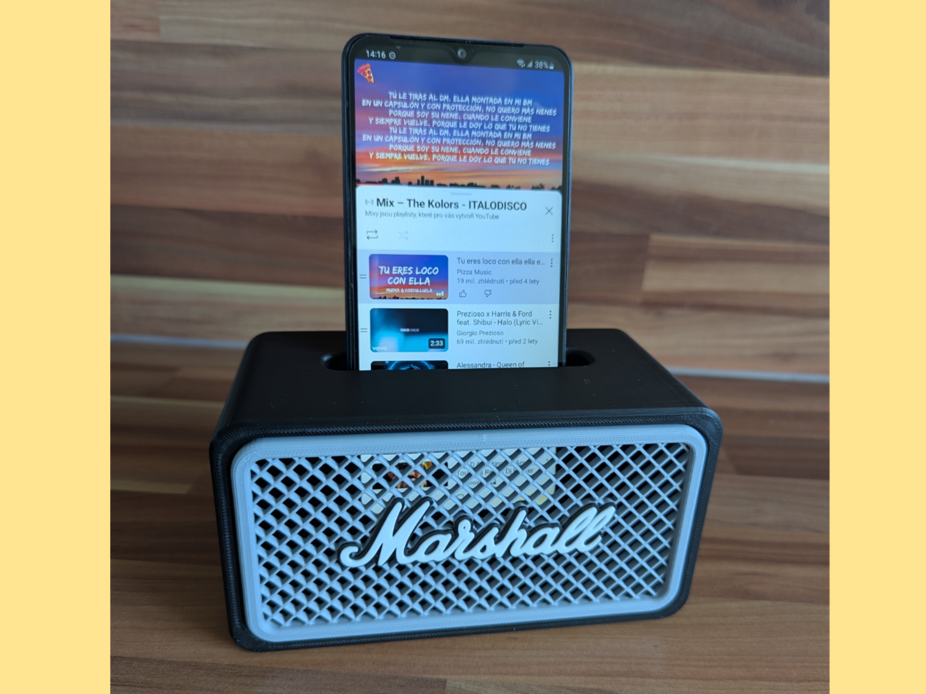 Music amplifier for mobile phone in style Marshall