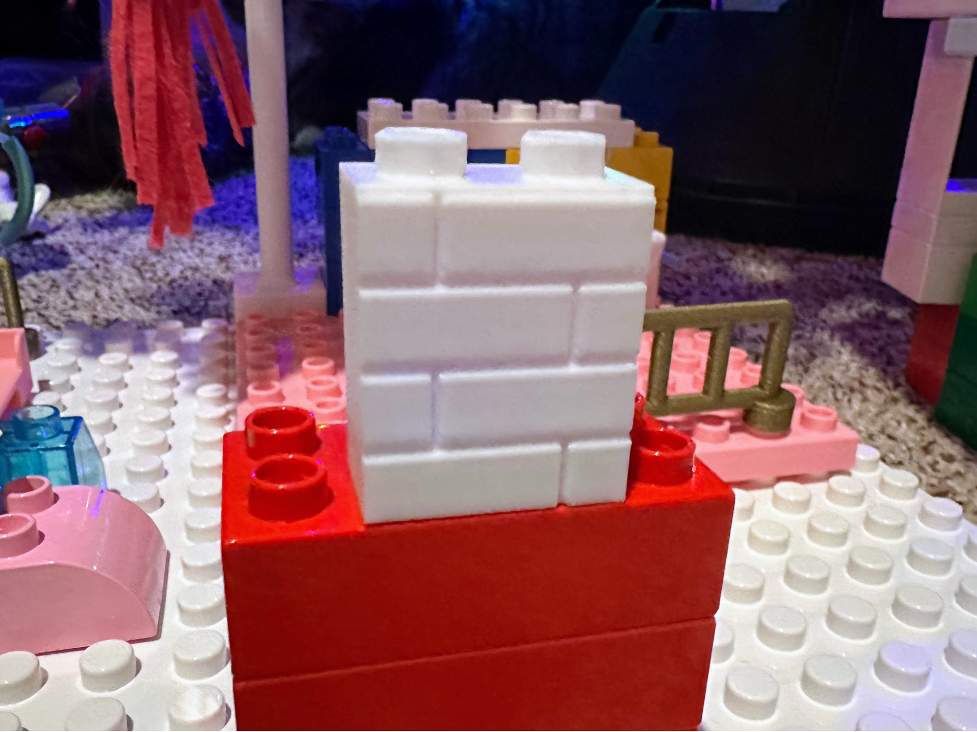 Duplo 25550, 1x2x2 with Embossed Bricks Pattern