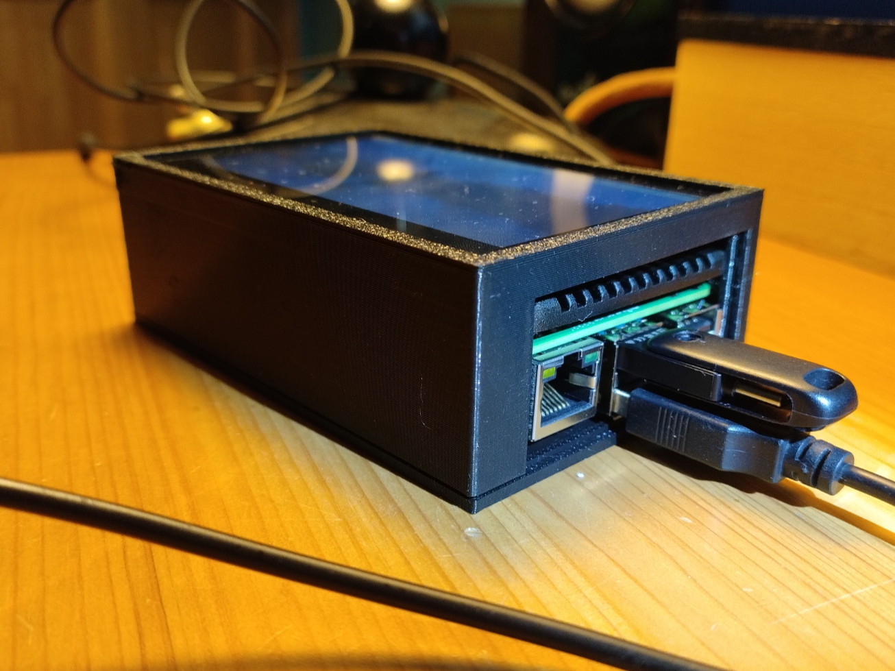 Raspberry Pi 4 Case with Heatsink, Fan & 4.3'' DSI
