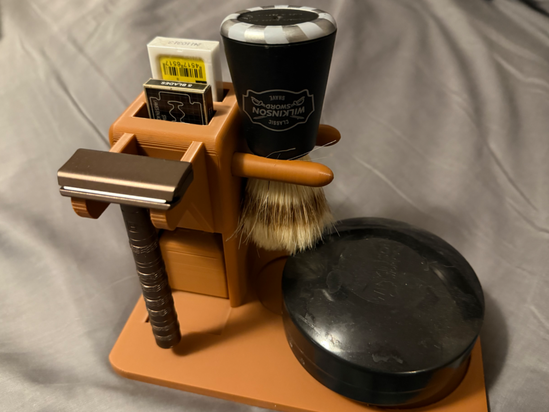 Countertop Razor Stand Extended