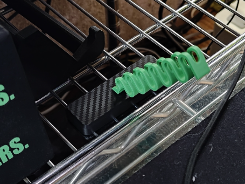 Compact fixed mouse bungee
