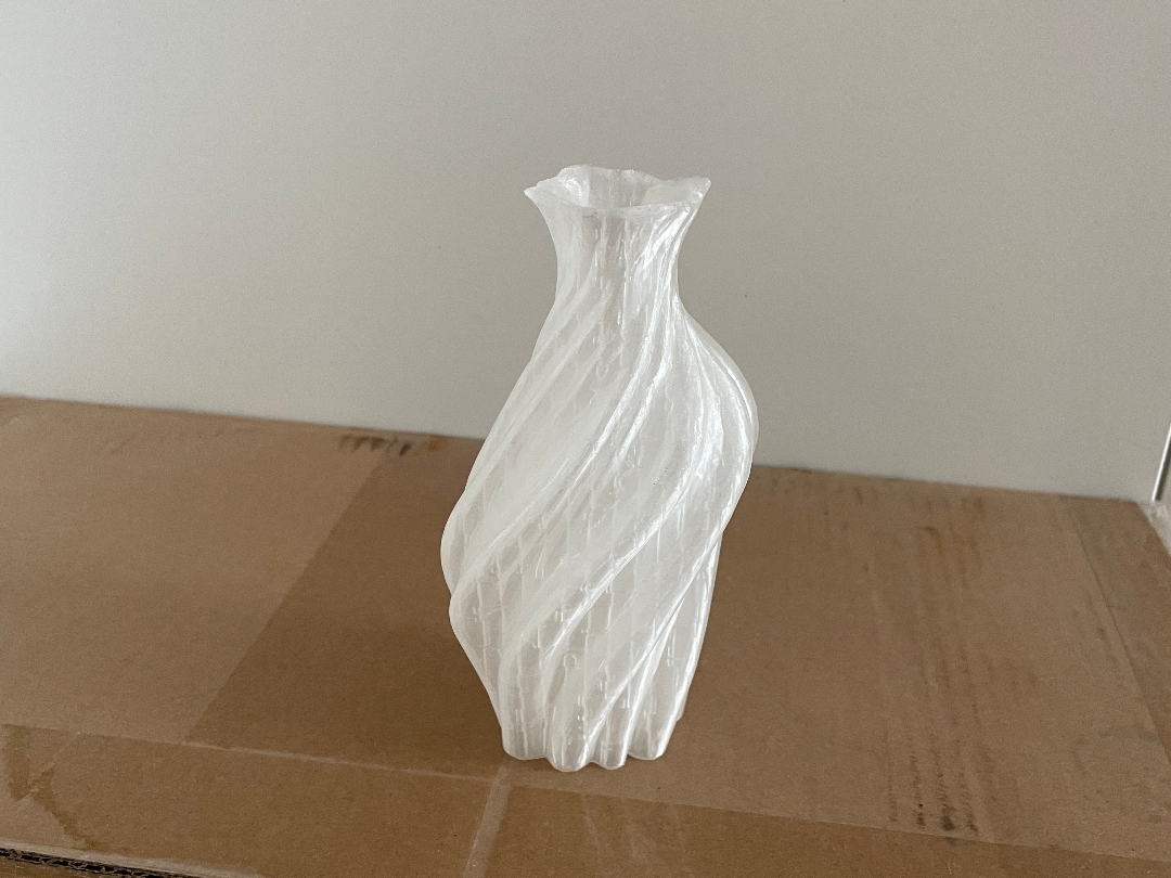 Elegant Vase – Minimalist & Stylish