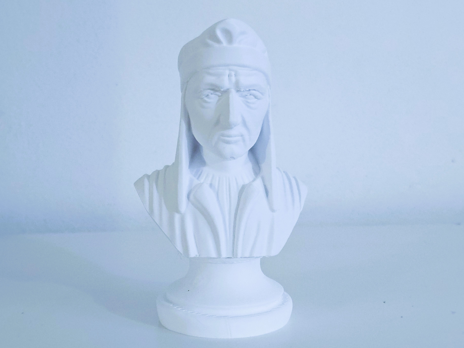 Dante Alighieri bust