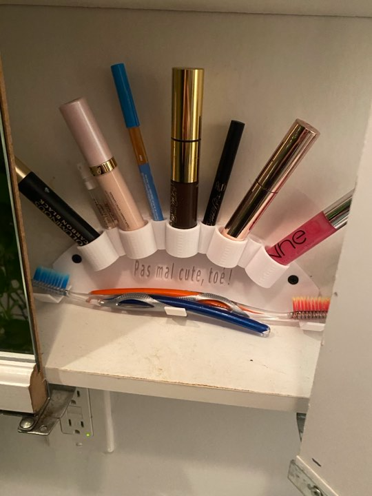 Pharmacy organizer - lipstick & crayons holder