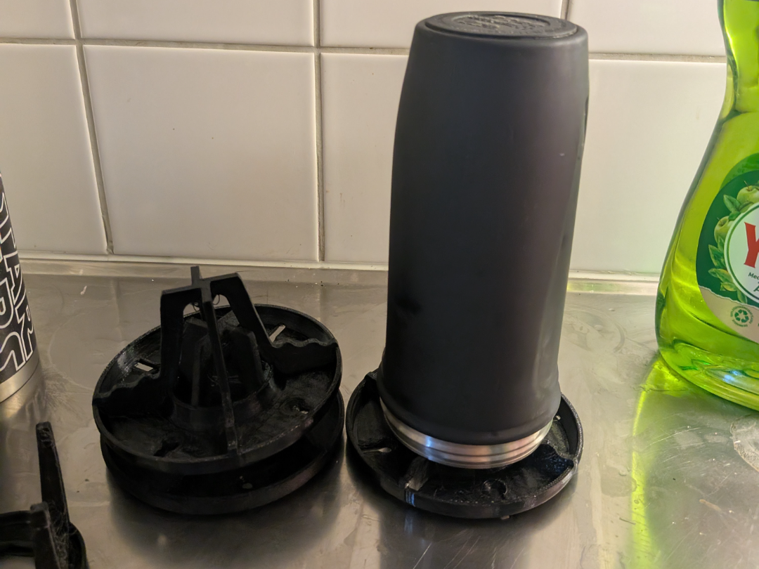 Proteinshaker, stanleycup and waterbottle dryer