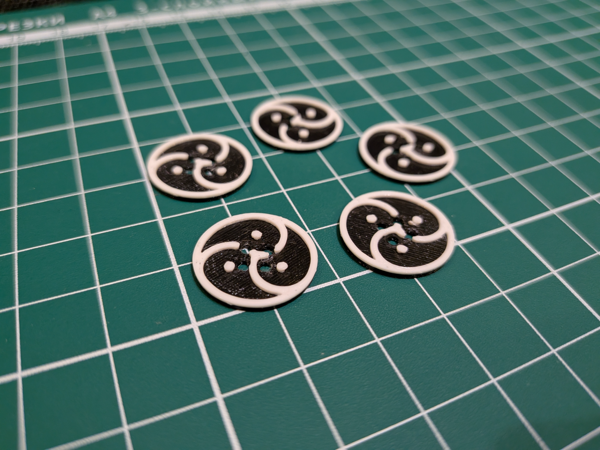 Triskeleon BDSM button 17 mm