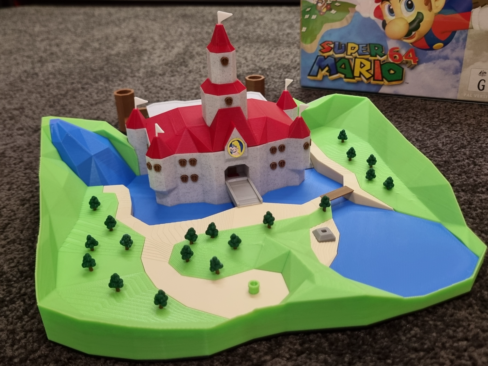 Mario 64 Peach's Castle with Courtyard - Diorama