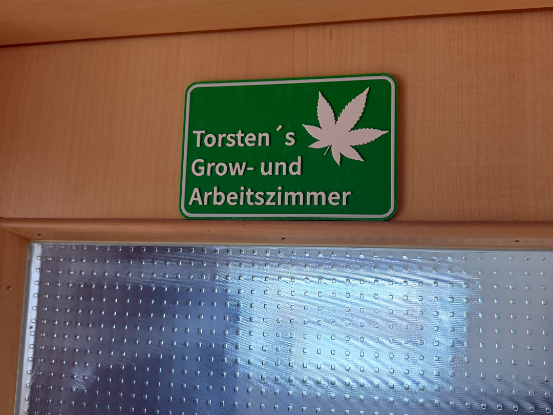 Torsten’s Grow- & Workspace Sign