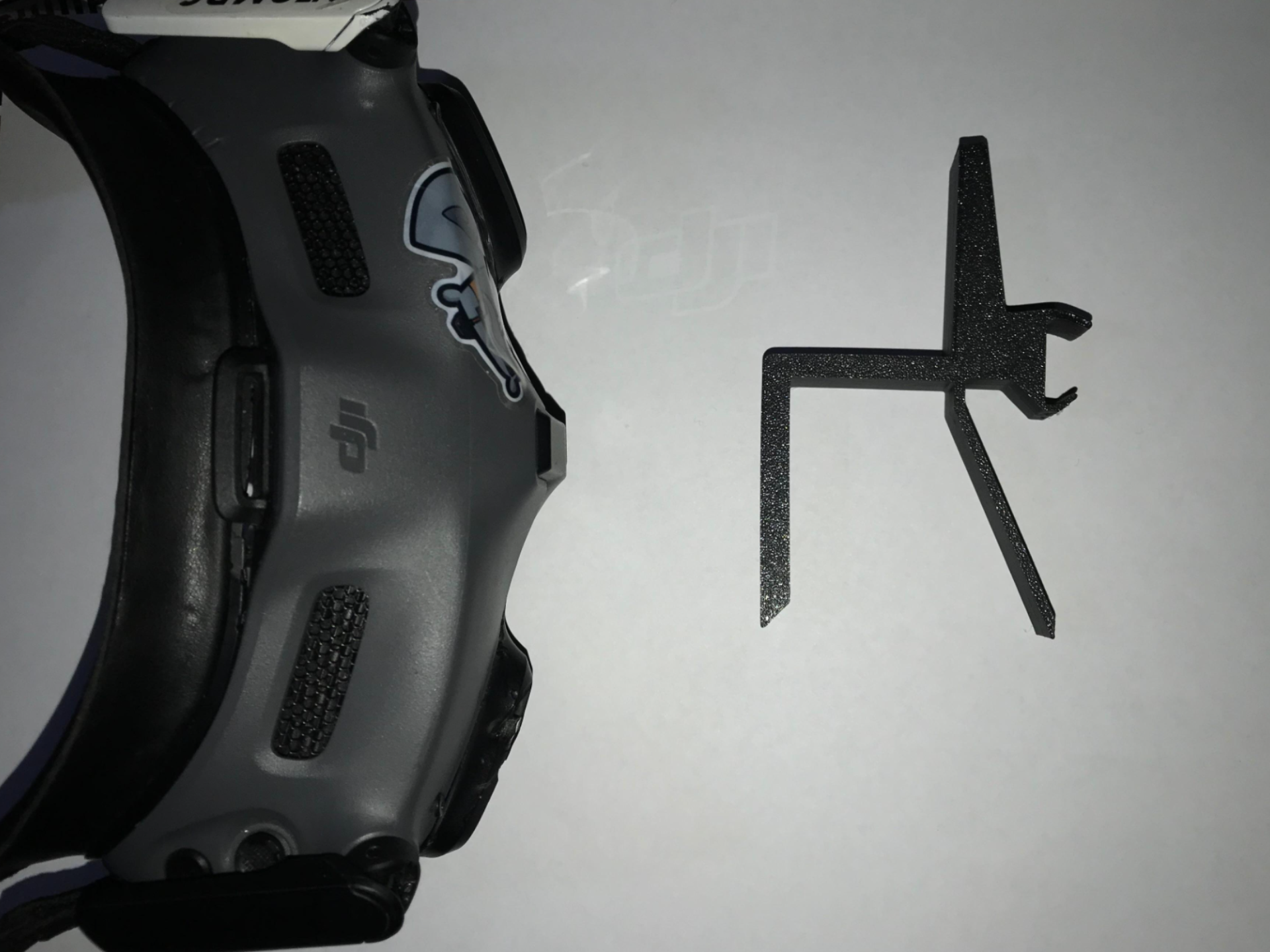 Simple dji goggles integra wall mount