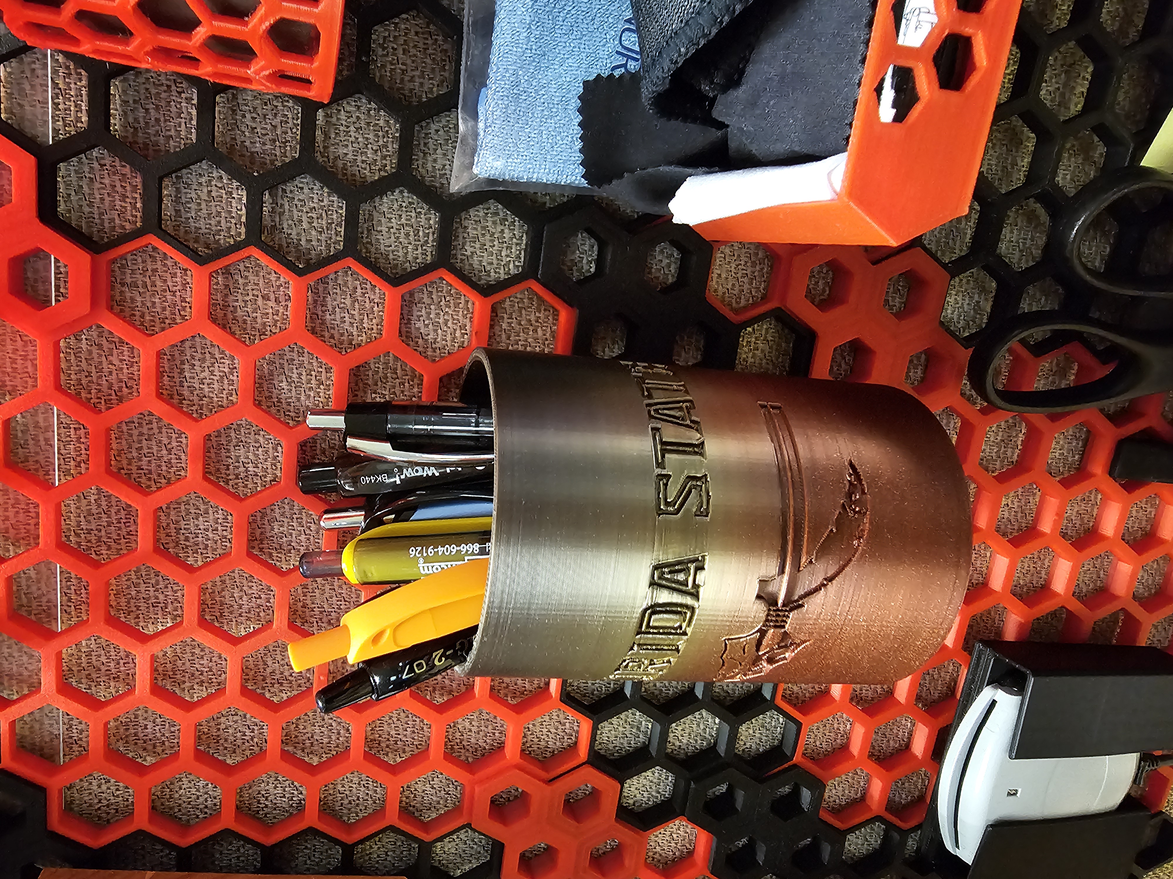 Honeycomb Storage Wall Pen Cup
