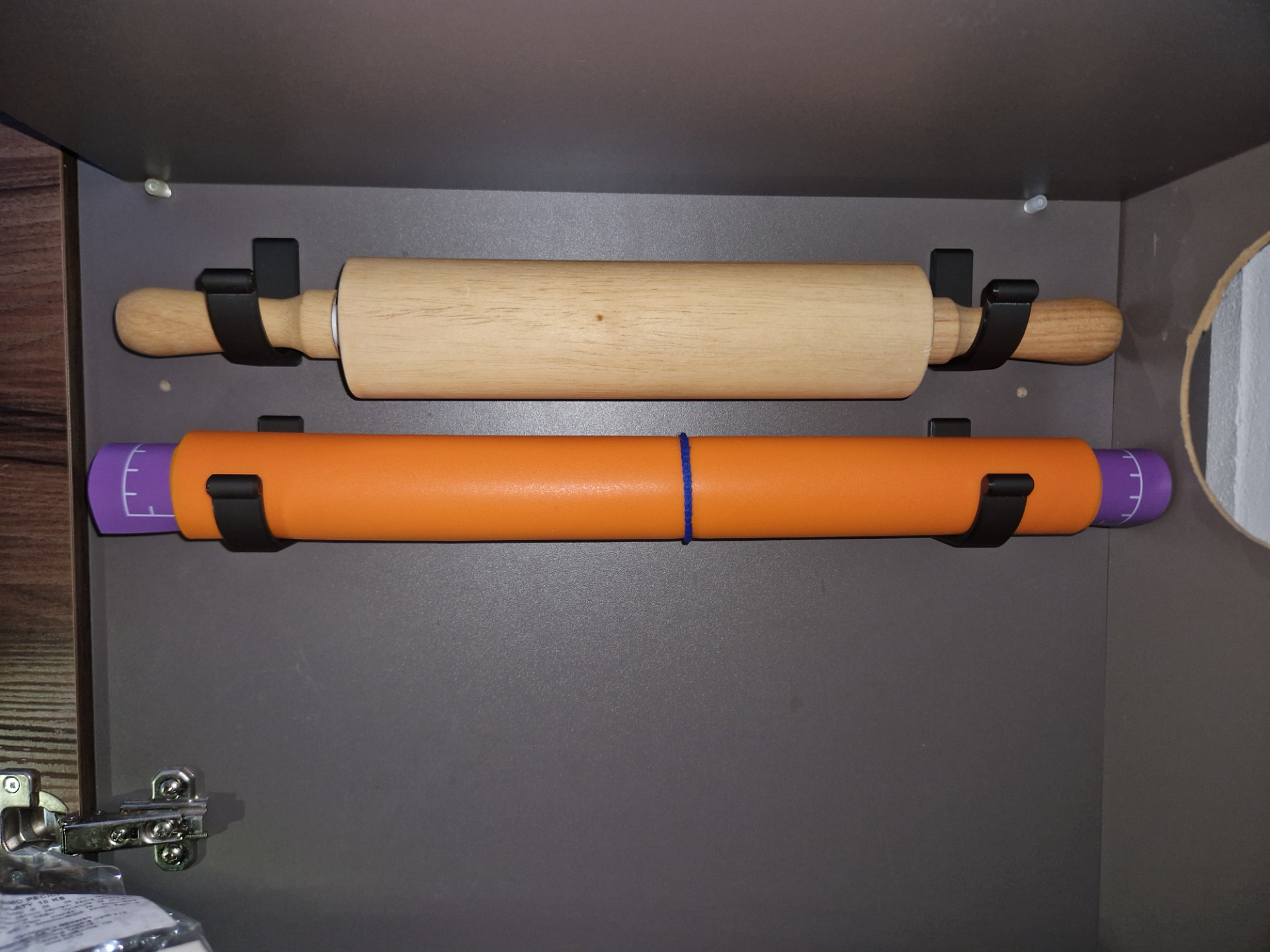 Rolling pin holder (hanger)
