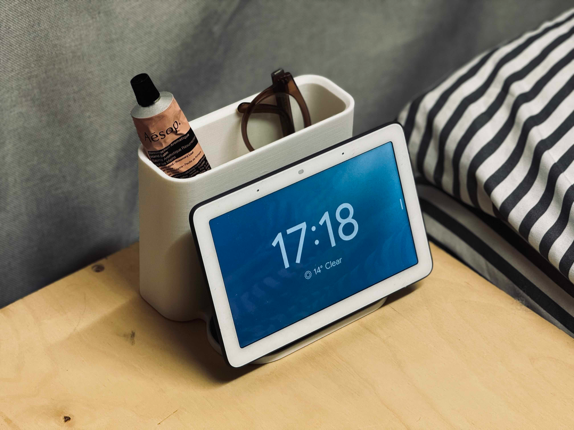 Google Nest Hub Storage Stand (V1 and V2)