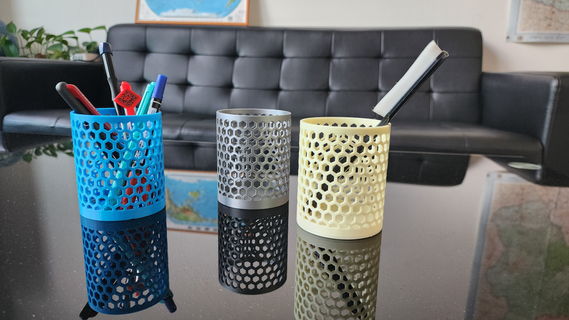 Hexagonal pen holder pen container