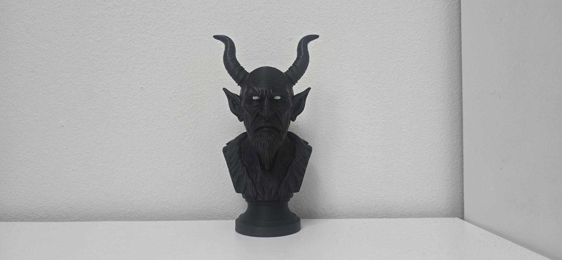 Halloween Krampus – The Silent Watcher