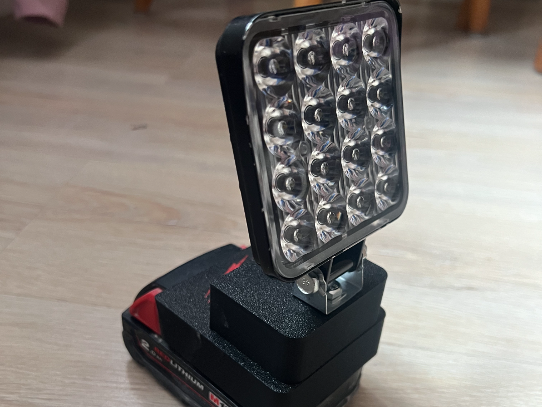 Milwaukee led lamp
