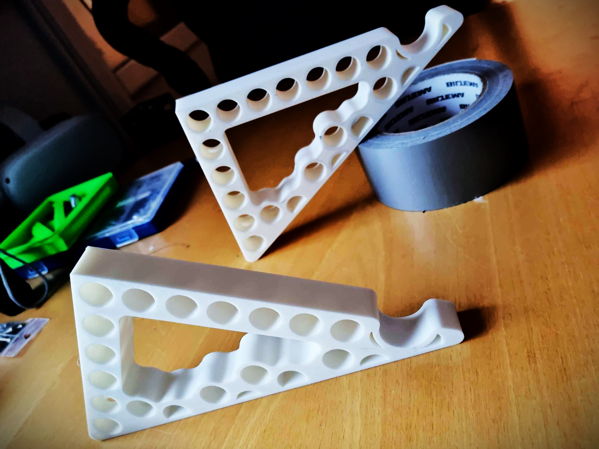 Shelf bracket