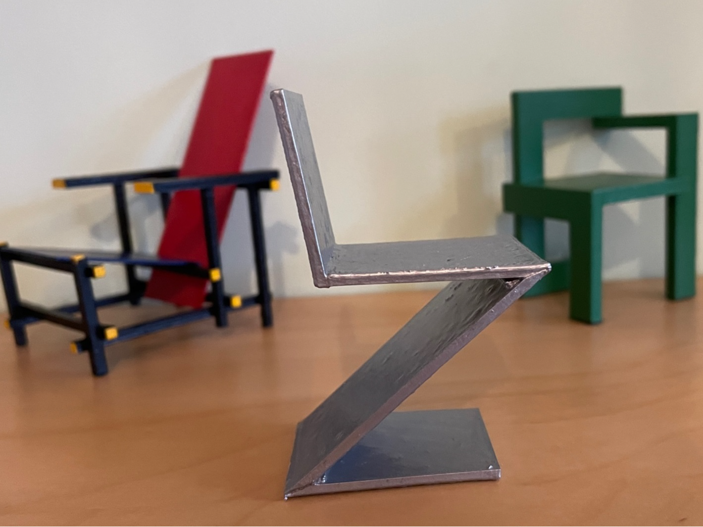 Zig-Zag Chair Rietveld 1932 - Dutch design