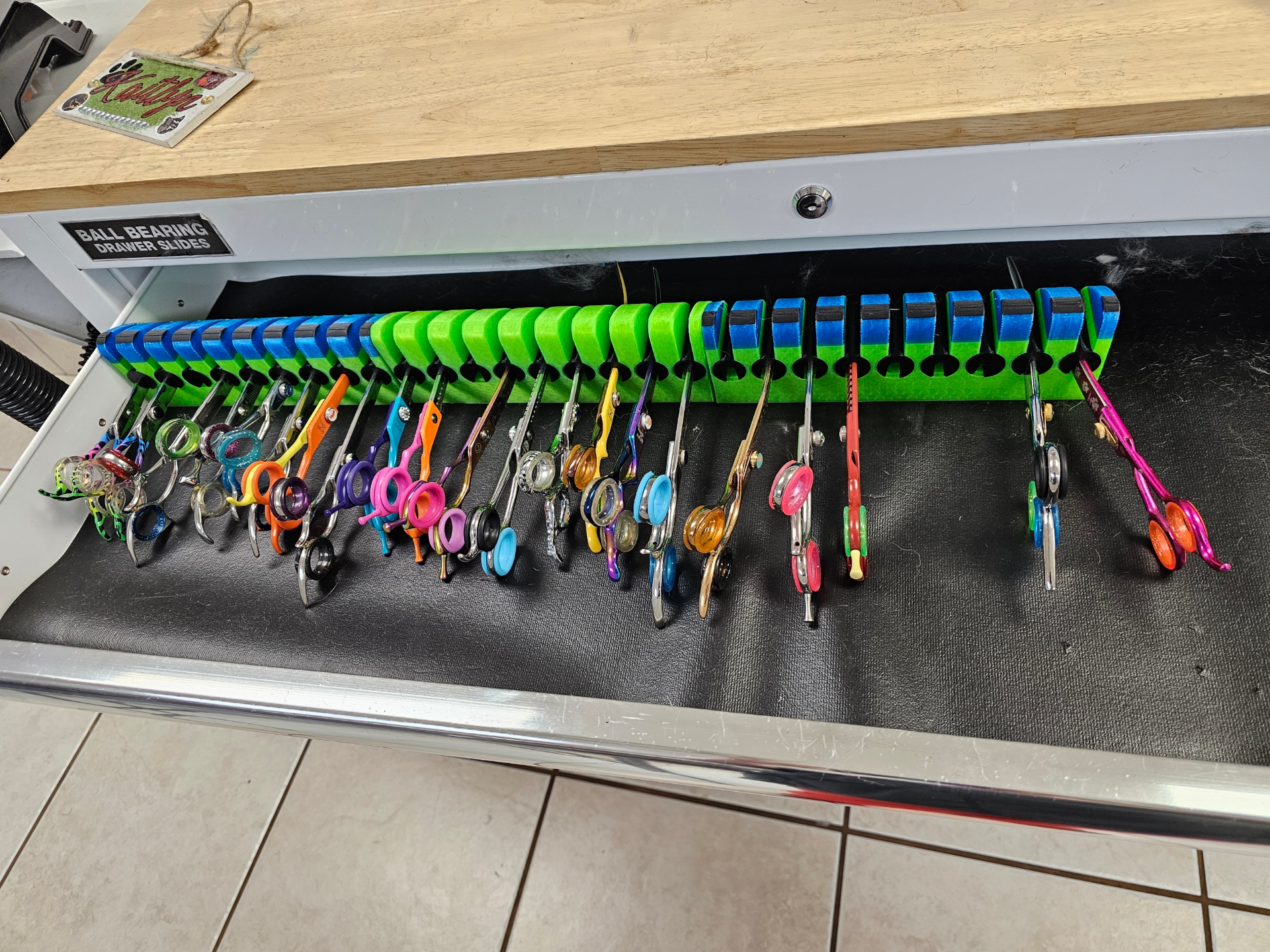 grooming shear holder