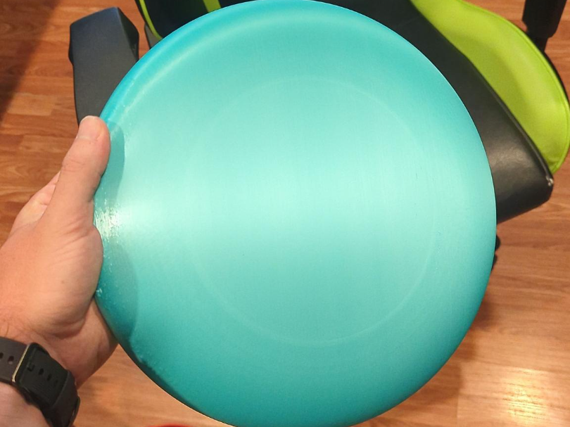Flying disk