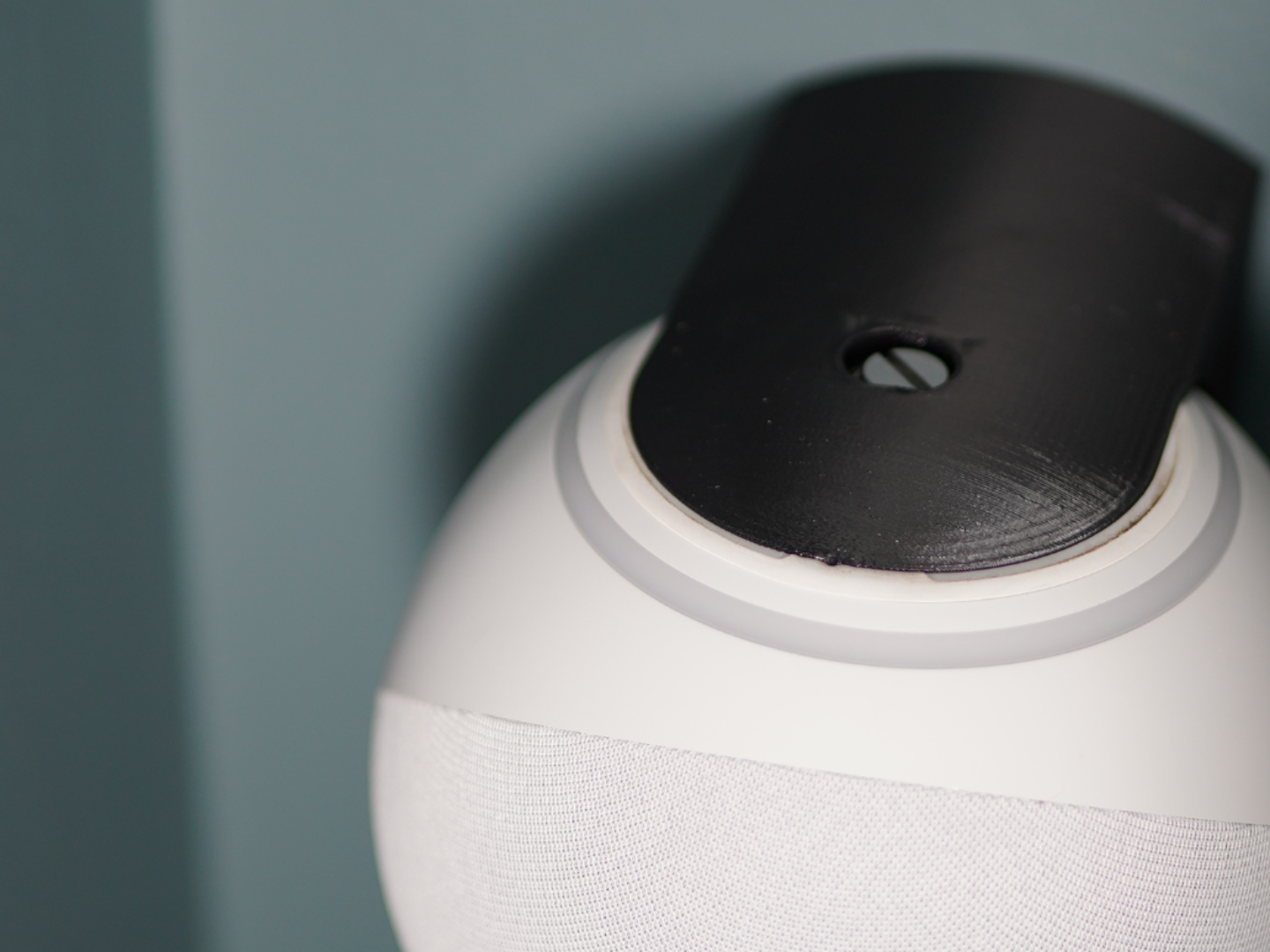 Alexa 4th Gen w/premium sound wall mount