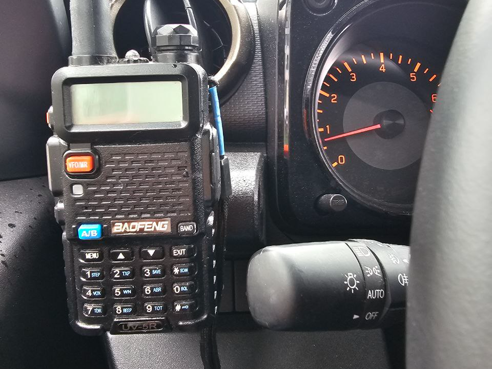 Baofeng UV-5R mount for Suzuki Jimny