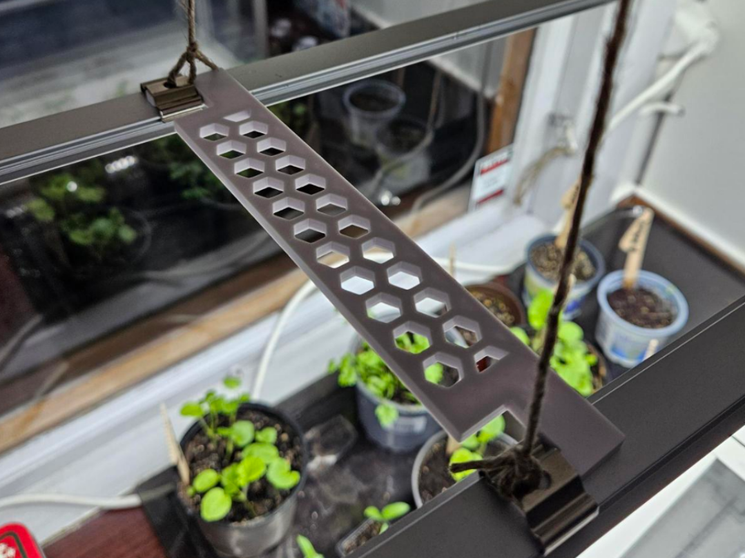Spacer for Grow Lights (Nelson Garden No1)