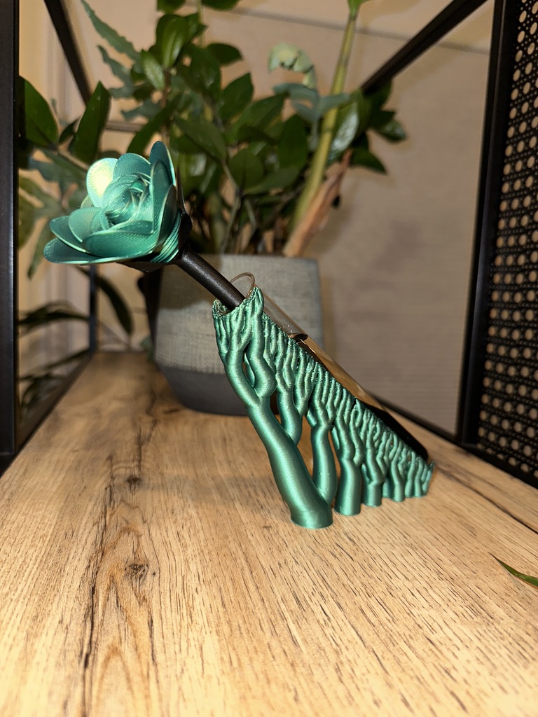 Test-tube vase with tree support