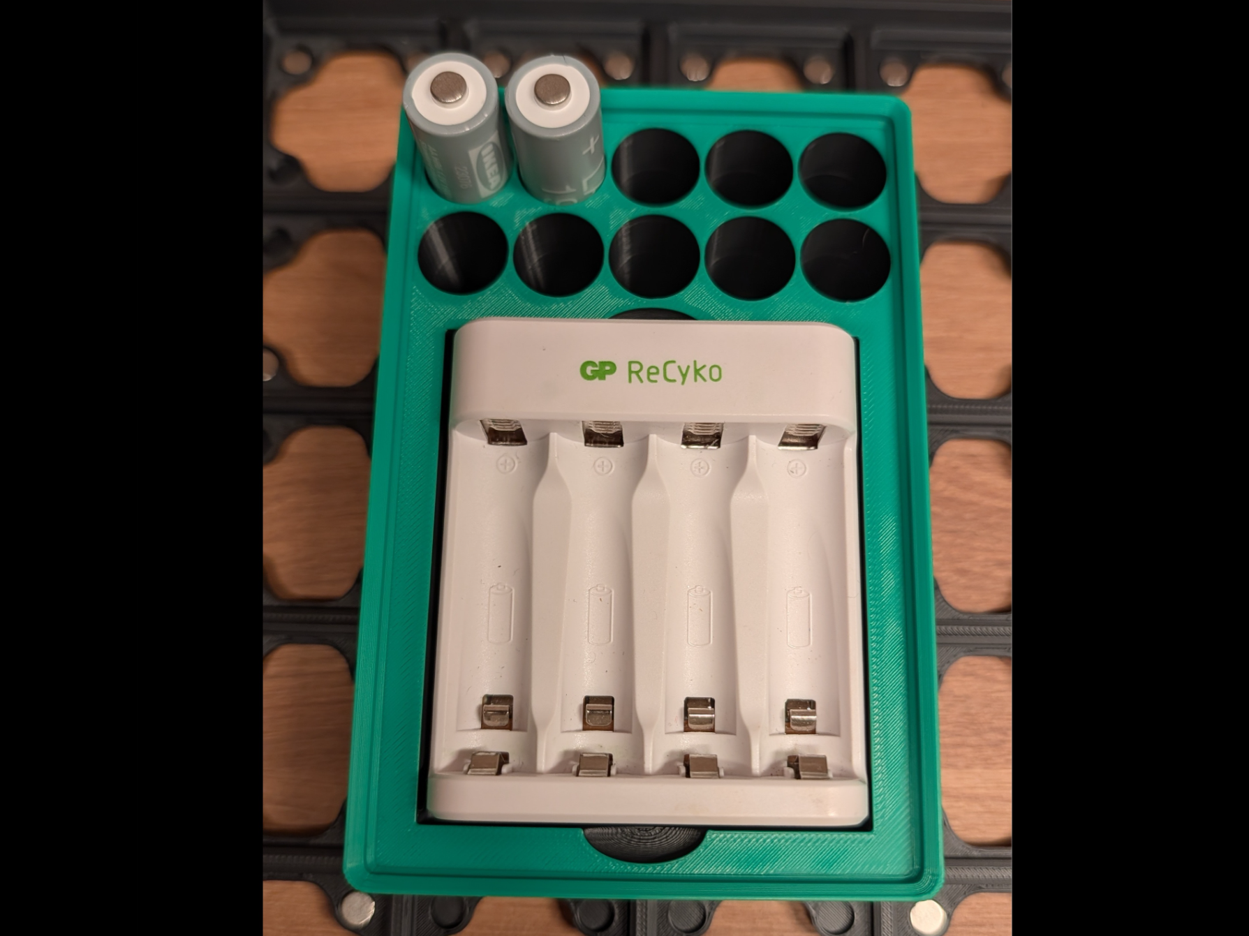 AA Battery Charger Gridfinity Bin