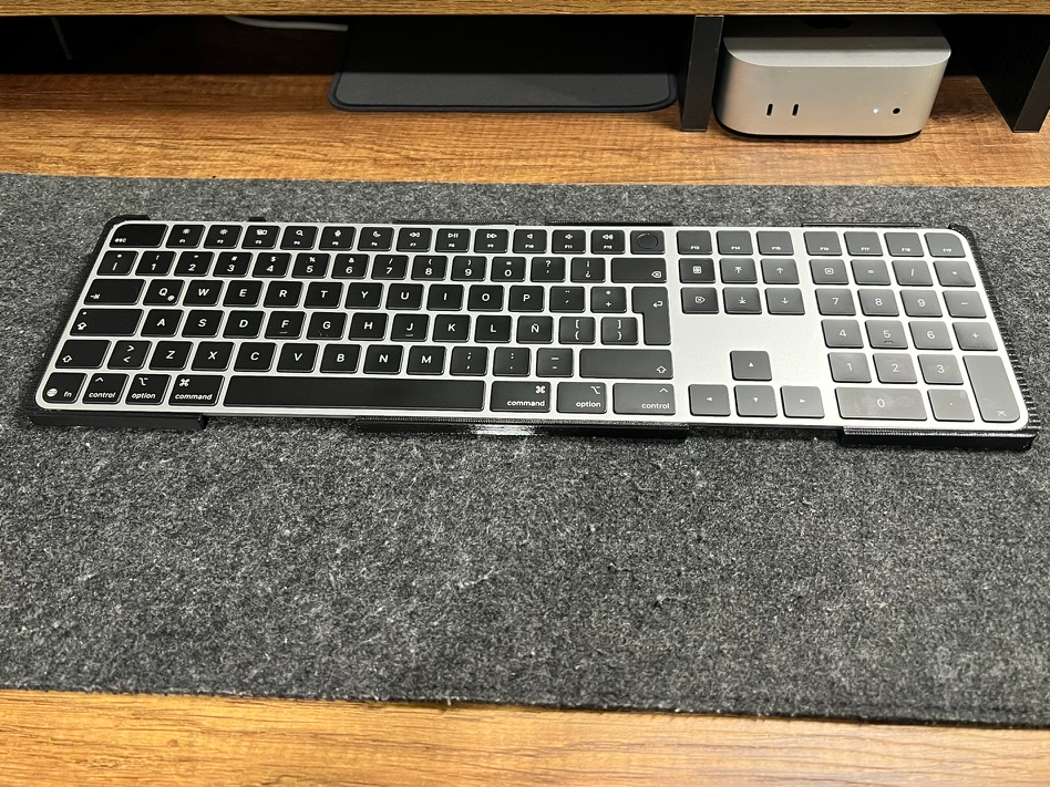 Stand for Apple Magic Keyboard (Touch ID+Numpad)