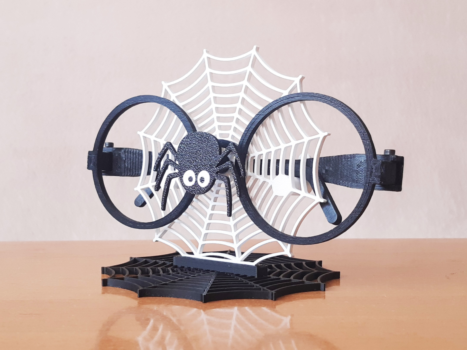 Glasses stand for Harry Potter - spider web