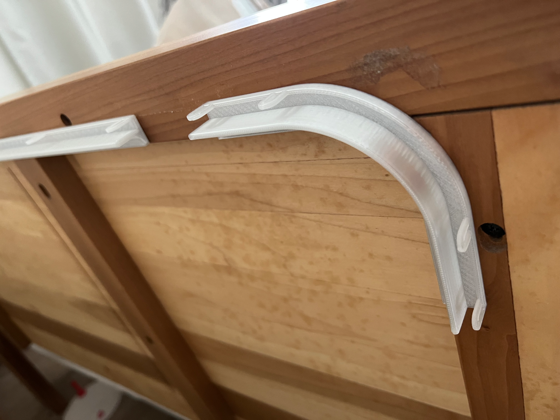 Hue Lightstrip Mount With Corner Support