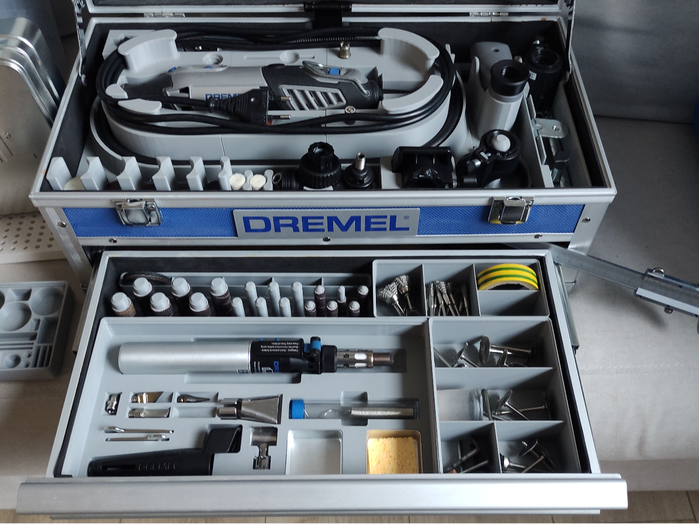 Dremel 4000 and Dremel 2000 Gridfinity Organizer