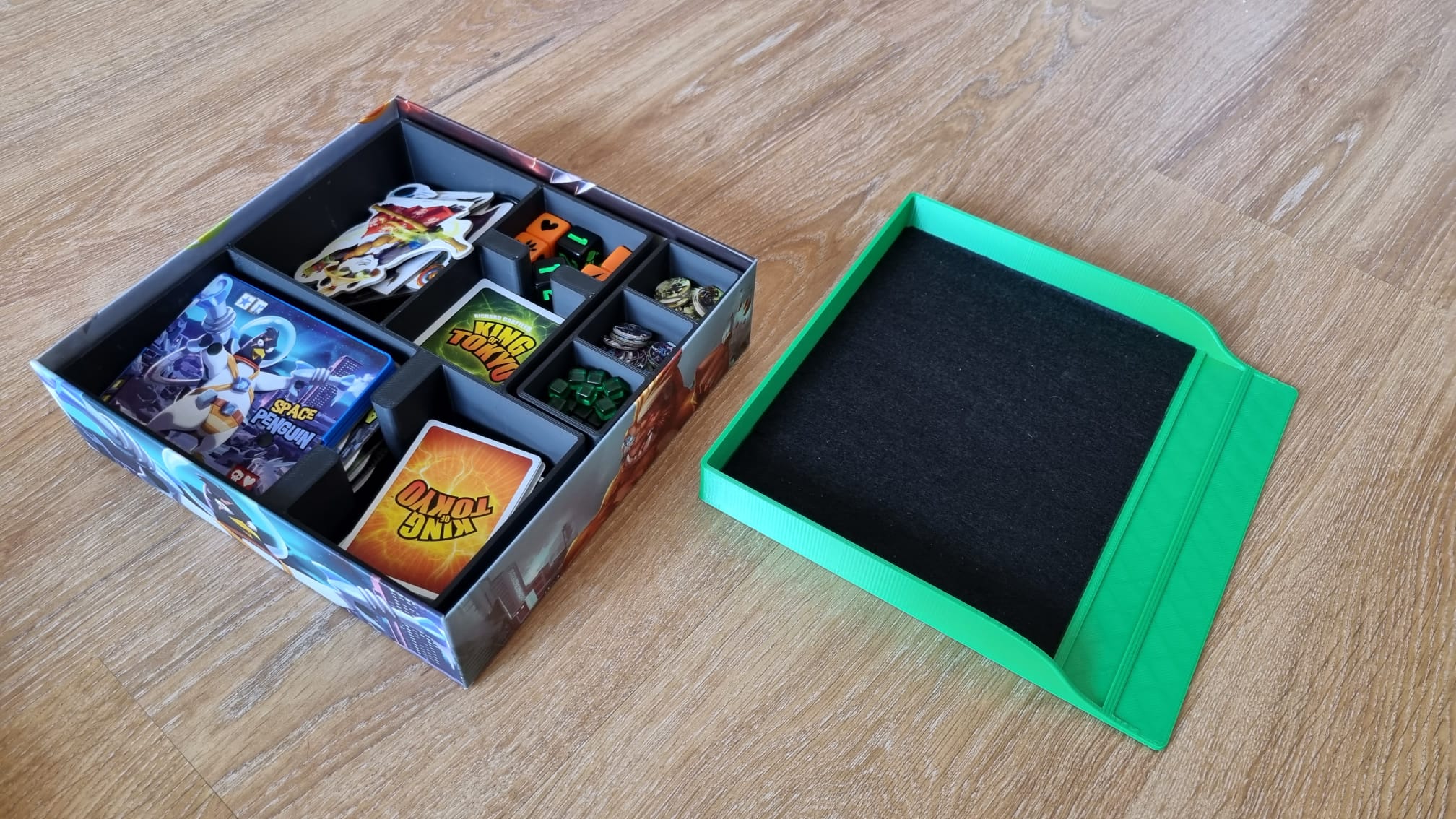 King of Tokyo with expansions: inlay + dice tray
