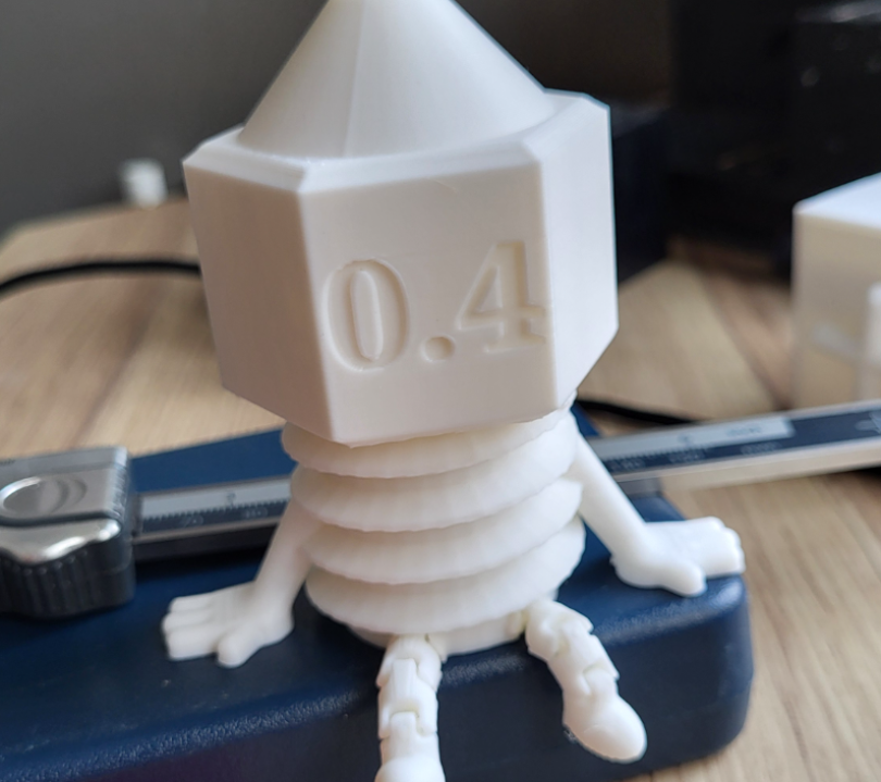 Big nozzle head desk buddy