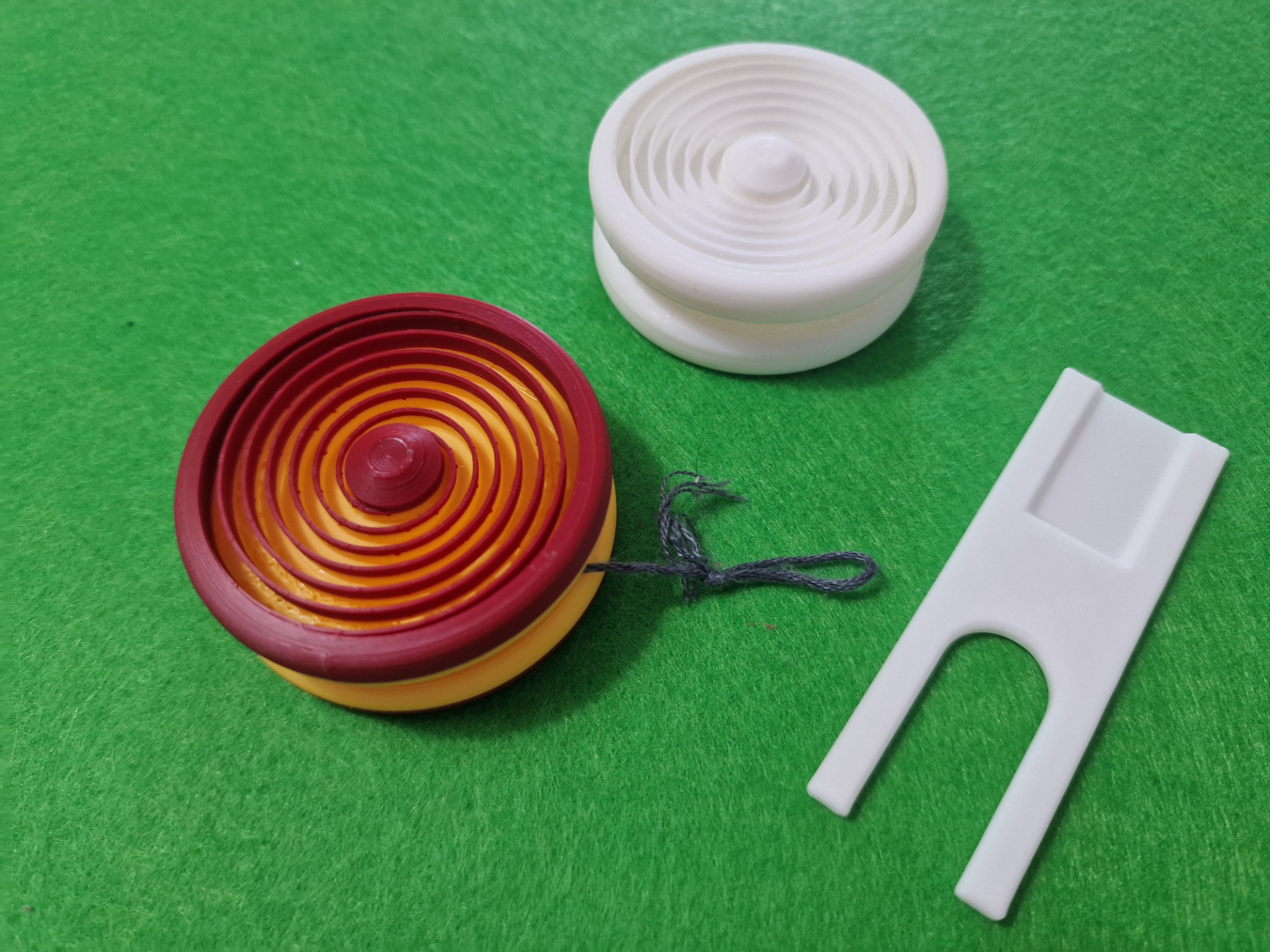 Helicoidal yo-yo