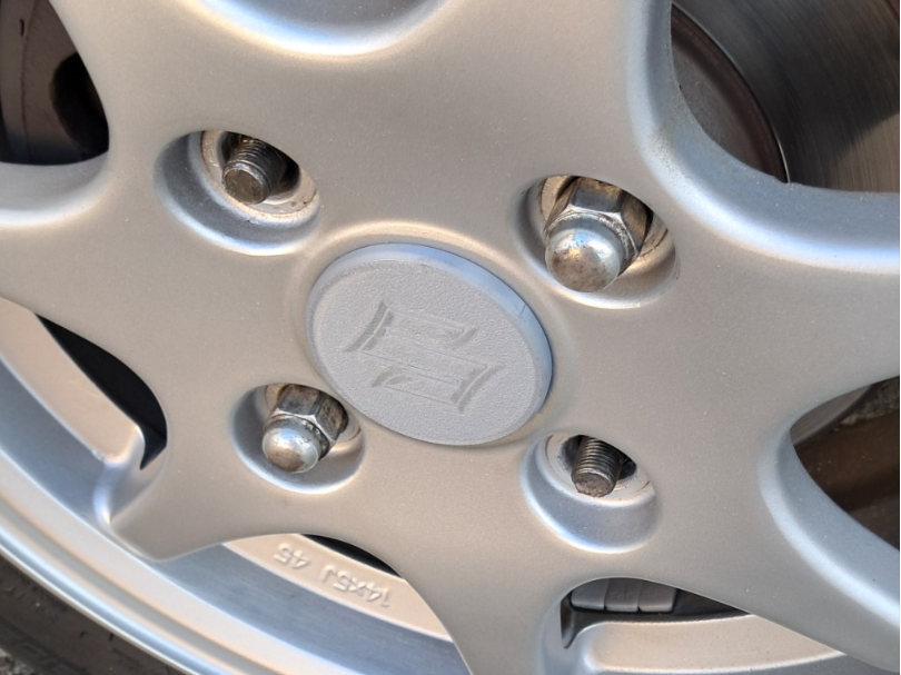 Suzuki Swift gti enkei center cap