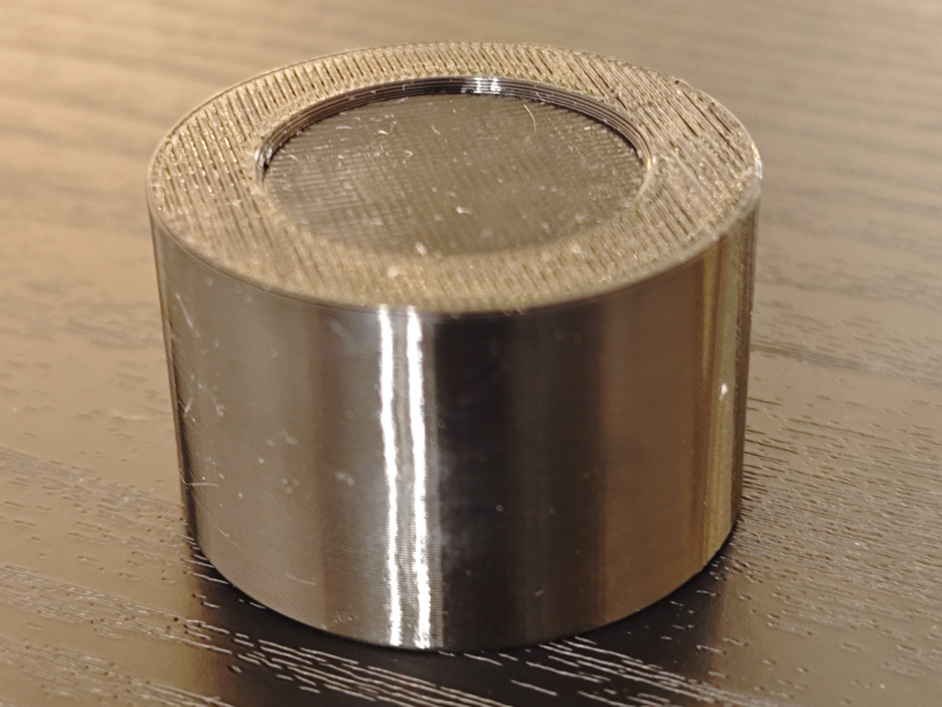 Vibration-Damping Feet for Studio Monitors
