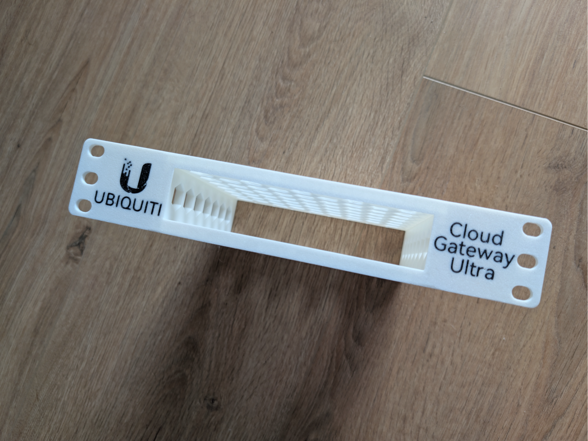 Rack 10" pulgadas Ubiquiti Cloud Gateway Ultra