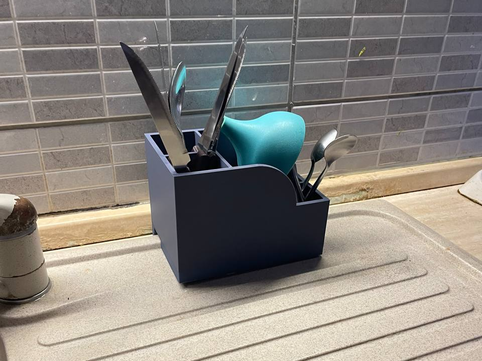 Cutlery drainer