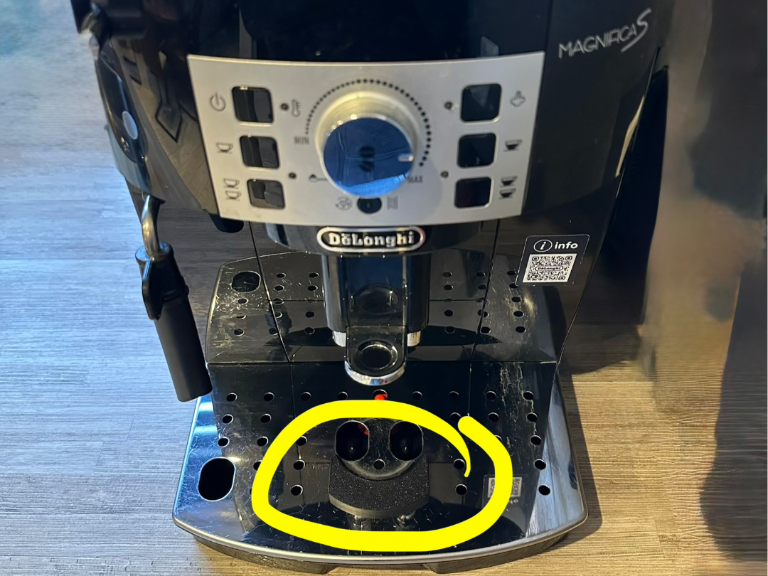 Coffee cup retainer De'Longhi Magnifica S