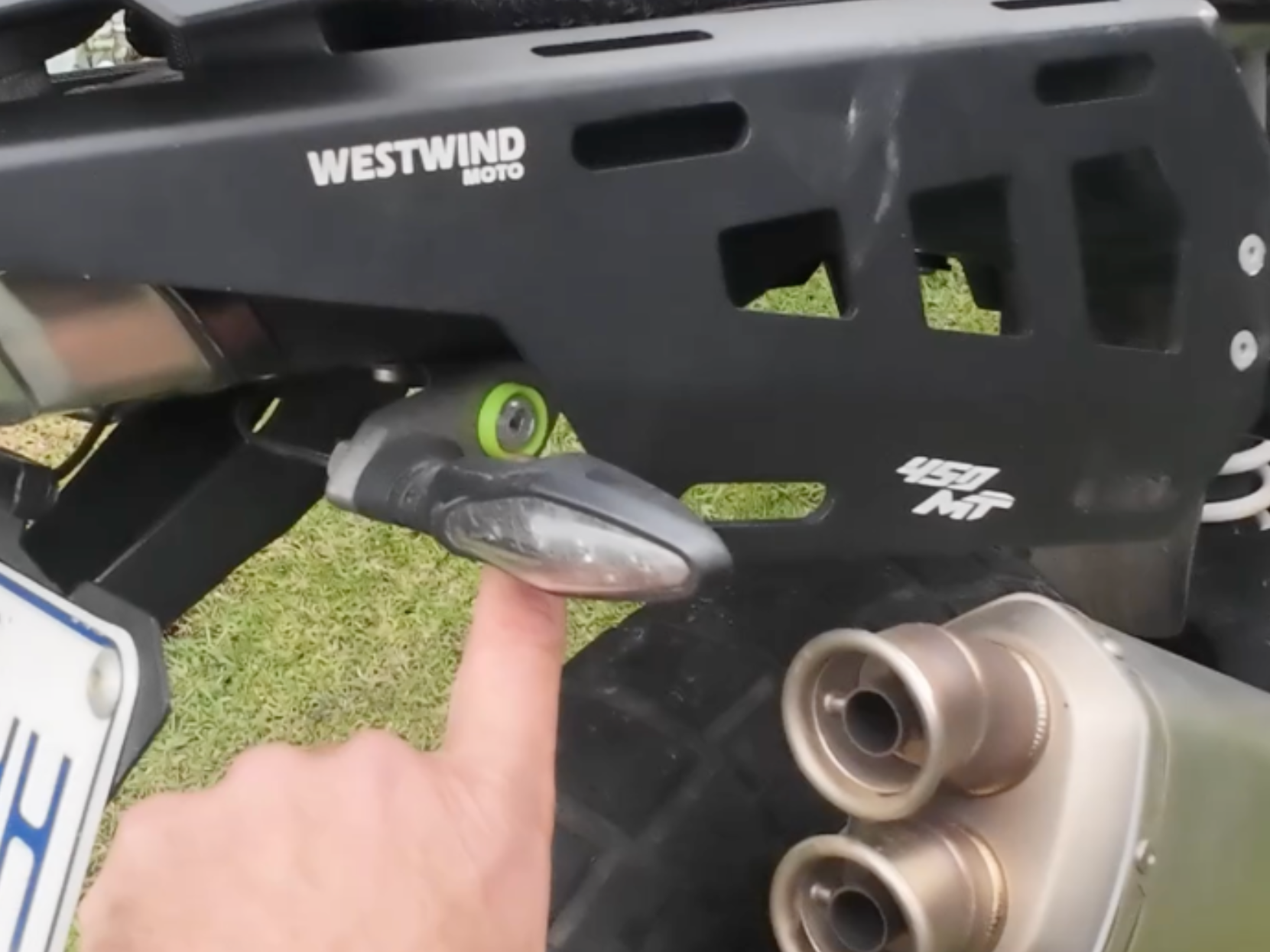 CFMTOT 450 MT rear Indicator offset mount