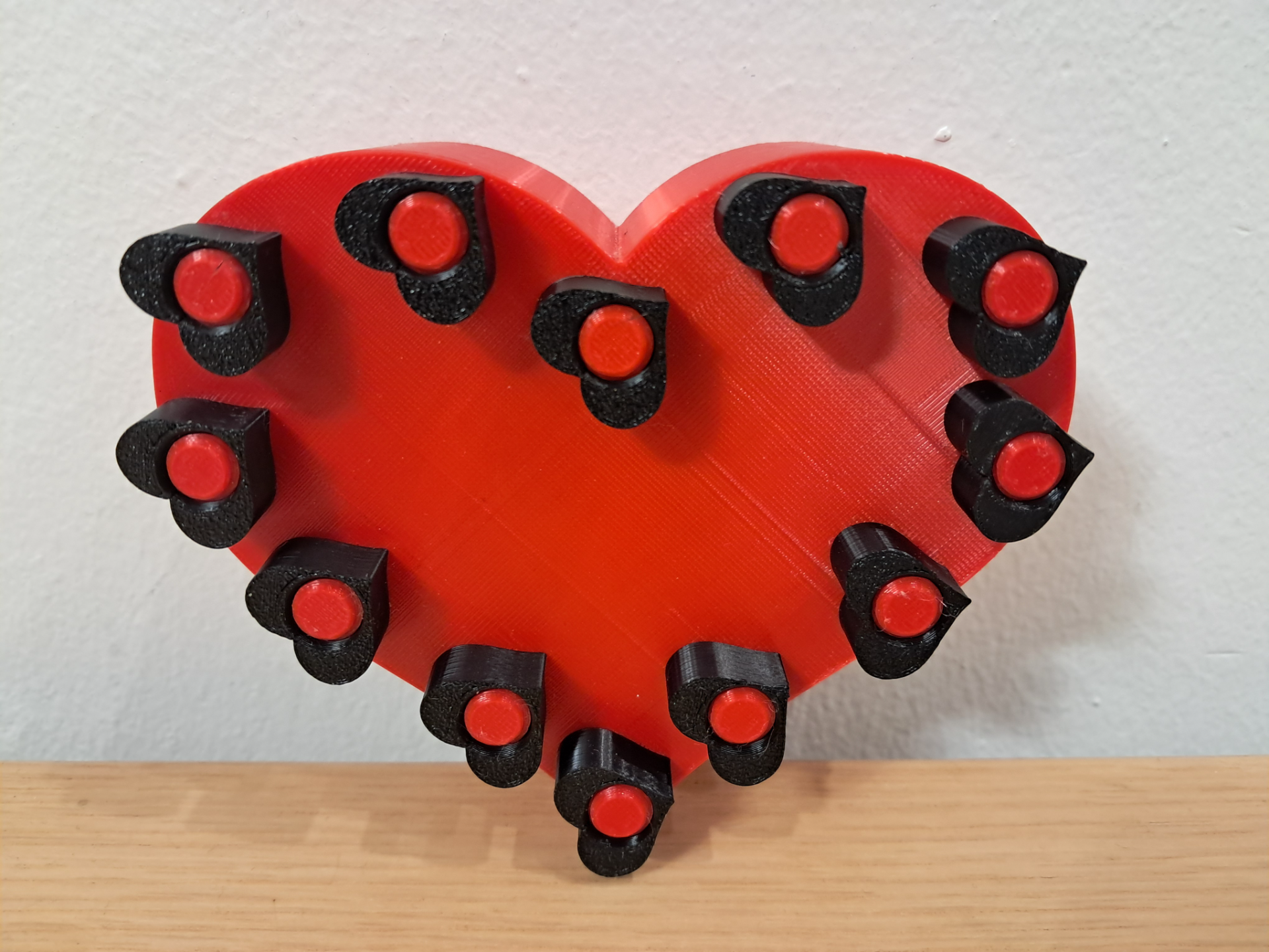 SCATOLA CUORE CHIUSO CON CUORI FILETTATI
