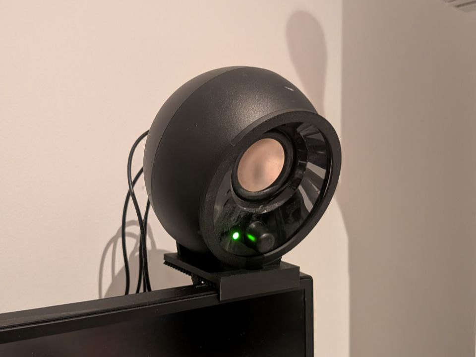 Creative Pebble V3 universal monitor mount