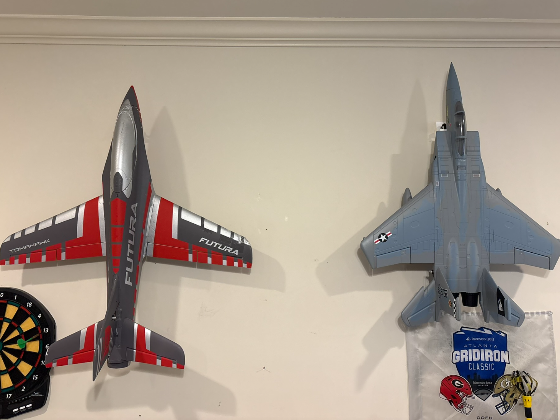 RC Plane Wall Hanger