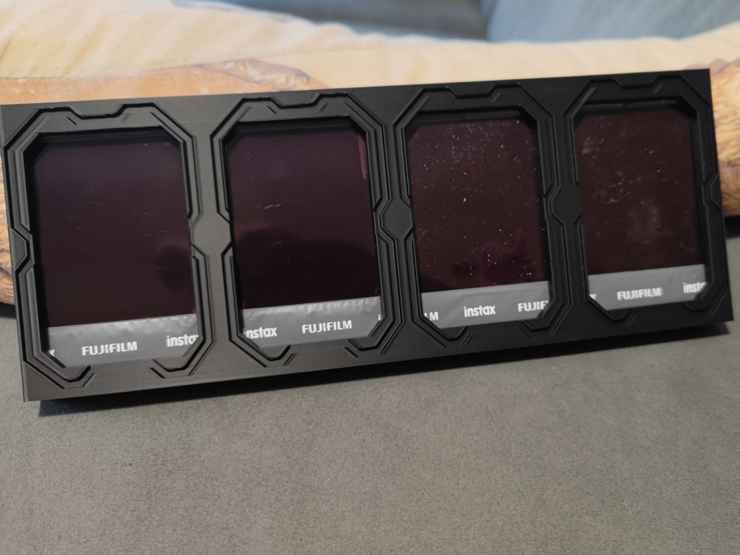 Polaroid frame (4 pictures)