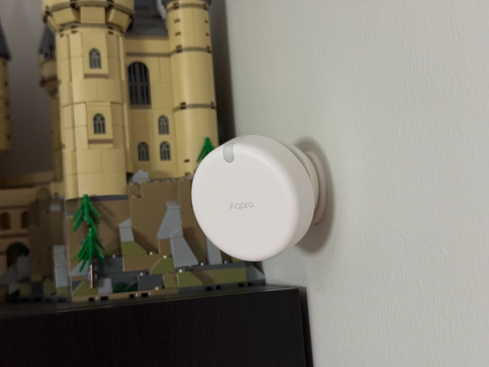 Aqara FP2 45 Degree Wall Mount