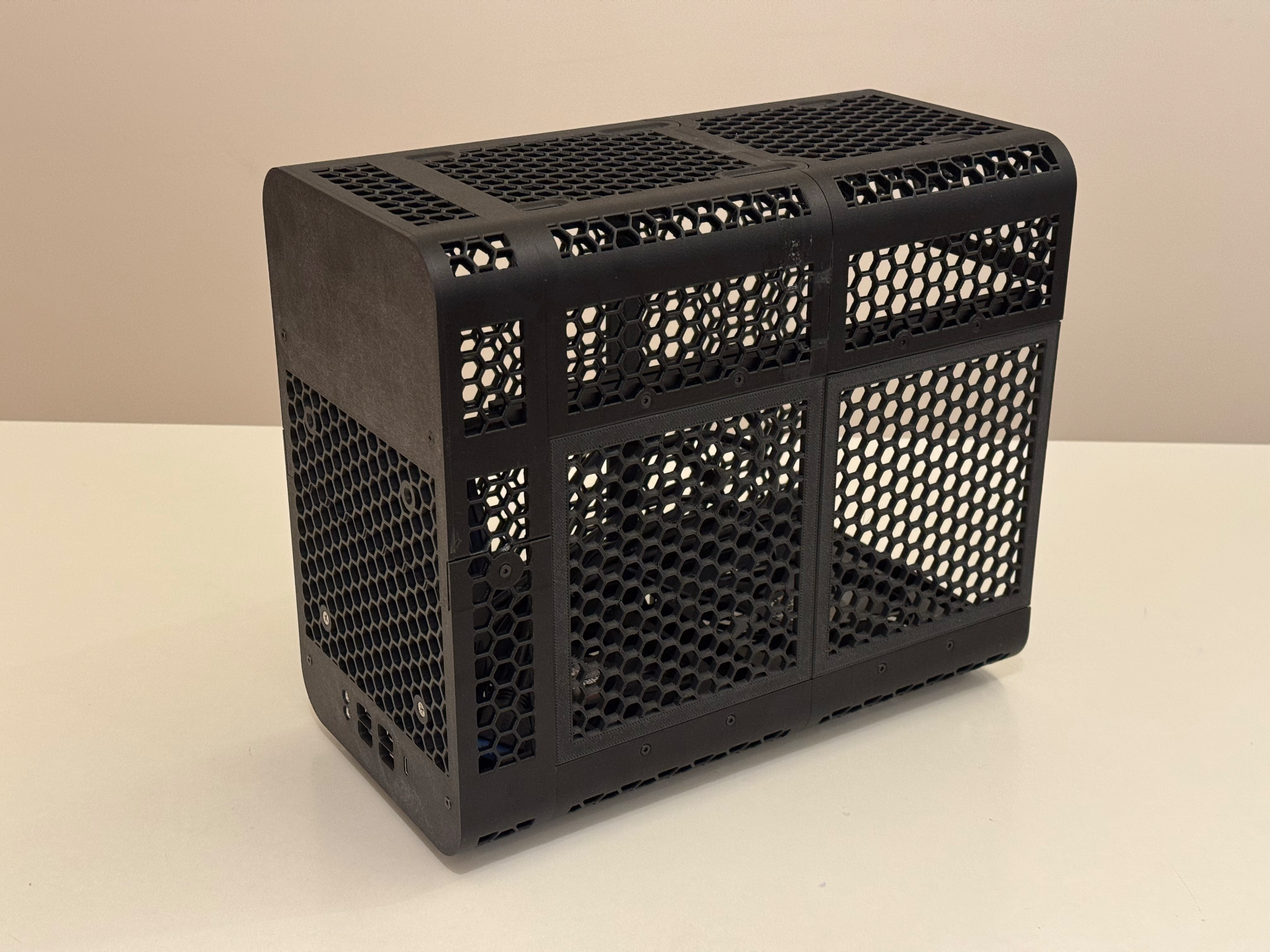 Beamcase SFF Side Panels - 2 GPU Slots - 140 IFW