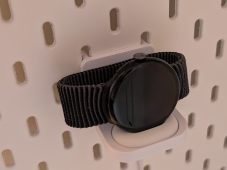 Pixel Watch 4 Skadis Charger Mount