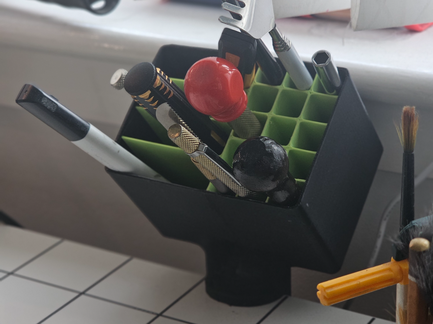 TABLE PEN HOLDER